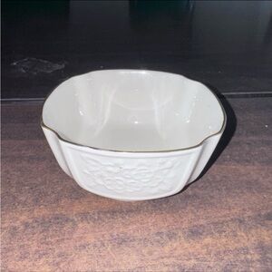 Arcadia Collection by LENOX | Small Ivory Floral Square Bowl